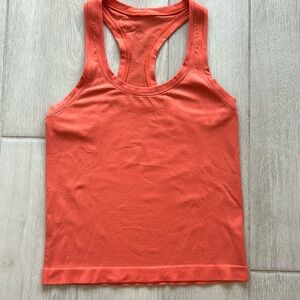 Lululemon tank size 2
